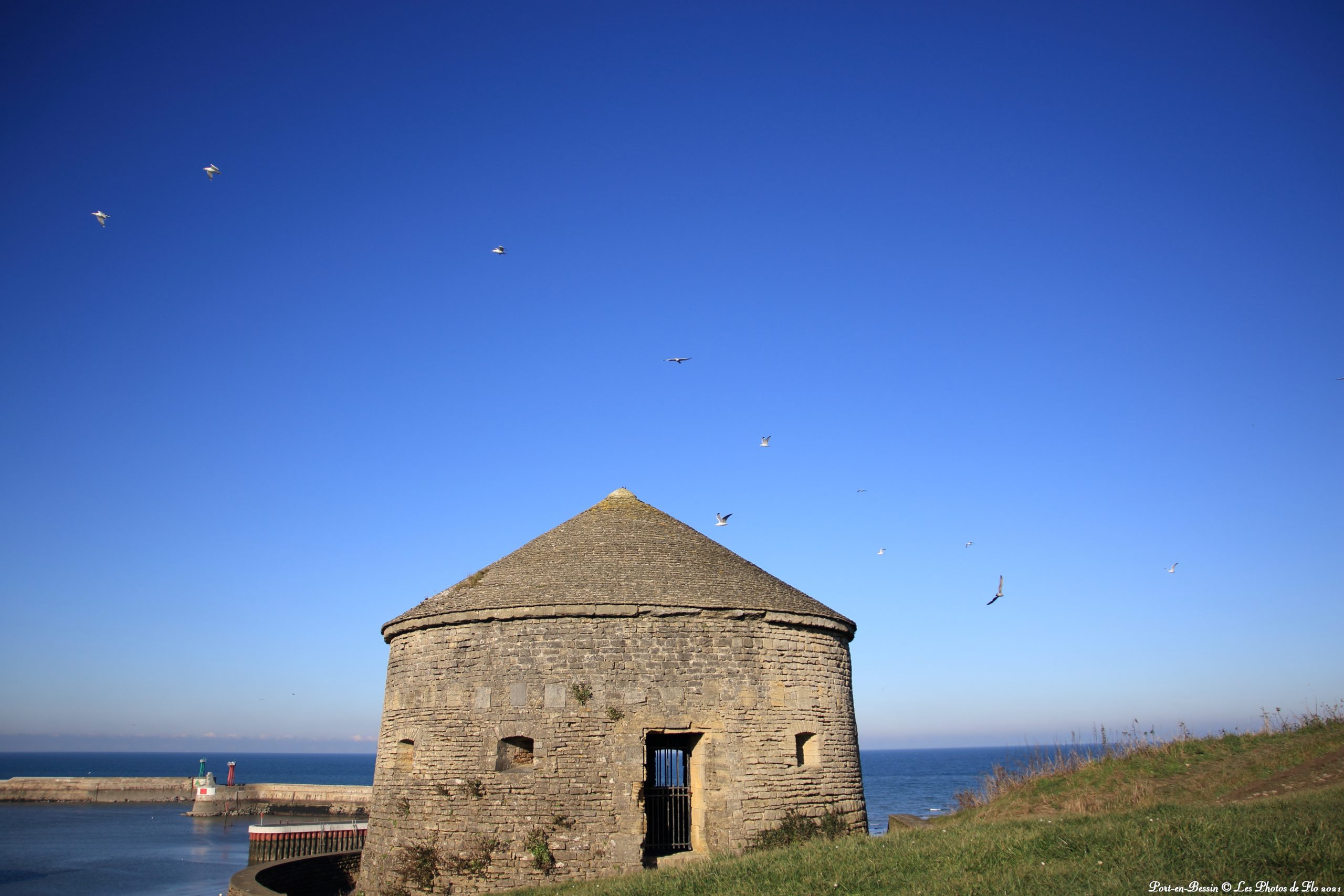 Tour vauban port en bessin